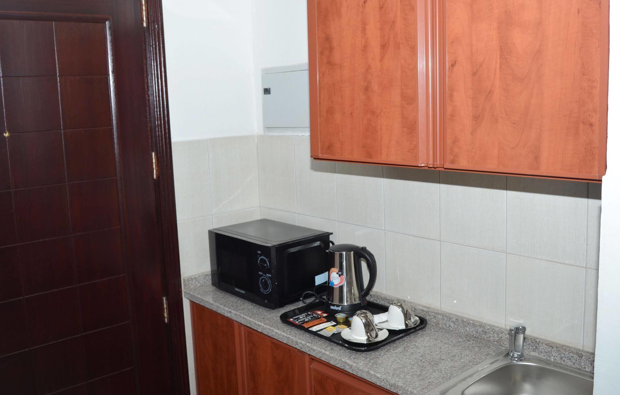 Al Khaleej Plaza Furnished Apartments Llc Ajman Exteriör bild